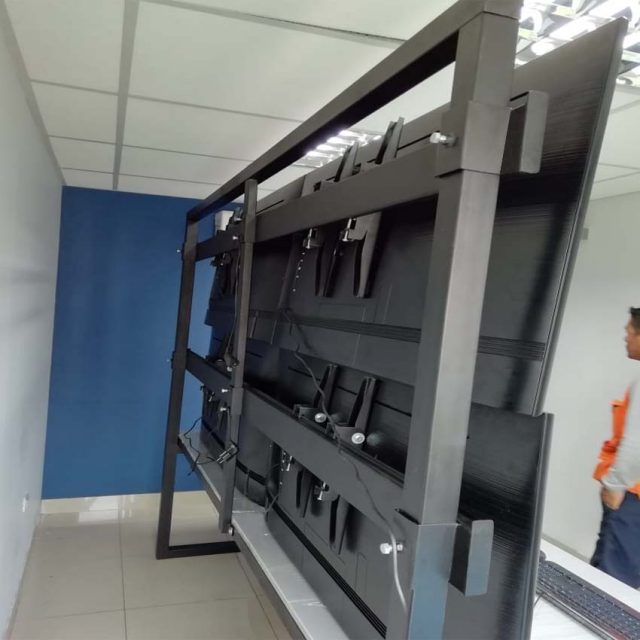 Rack tv estación de monitoreo - FIRST RACKS TV